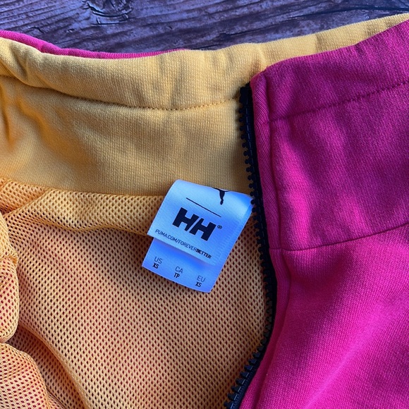 HELLY HANSEN | HH x Puma 1/4 Zip Crop Sweatshirt - Picture 11 of 11